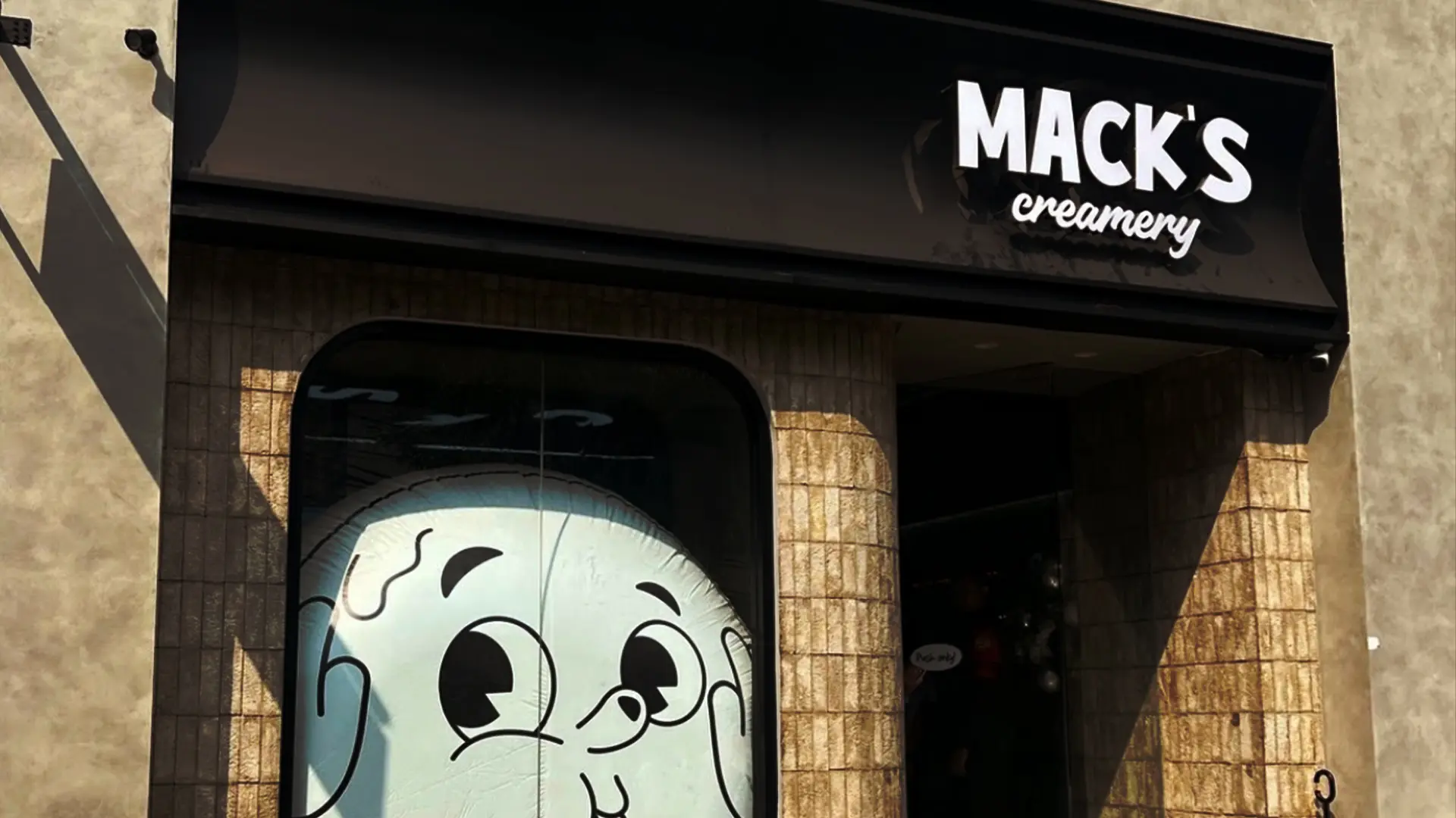 Antre Panjang Tiap Hari, Ini Strategi Bisnis Viral Mack’s Creamery!